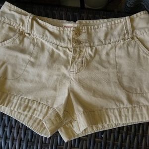 Mossimo khaki shorts